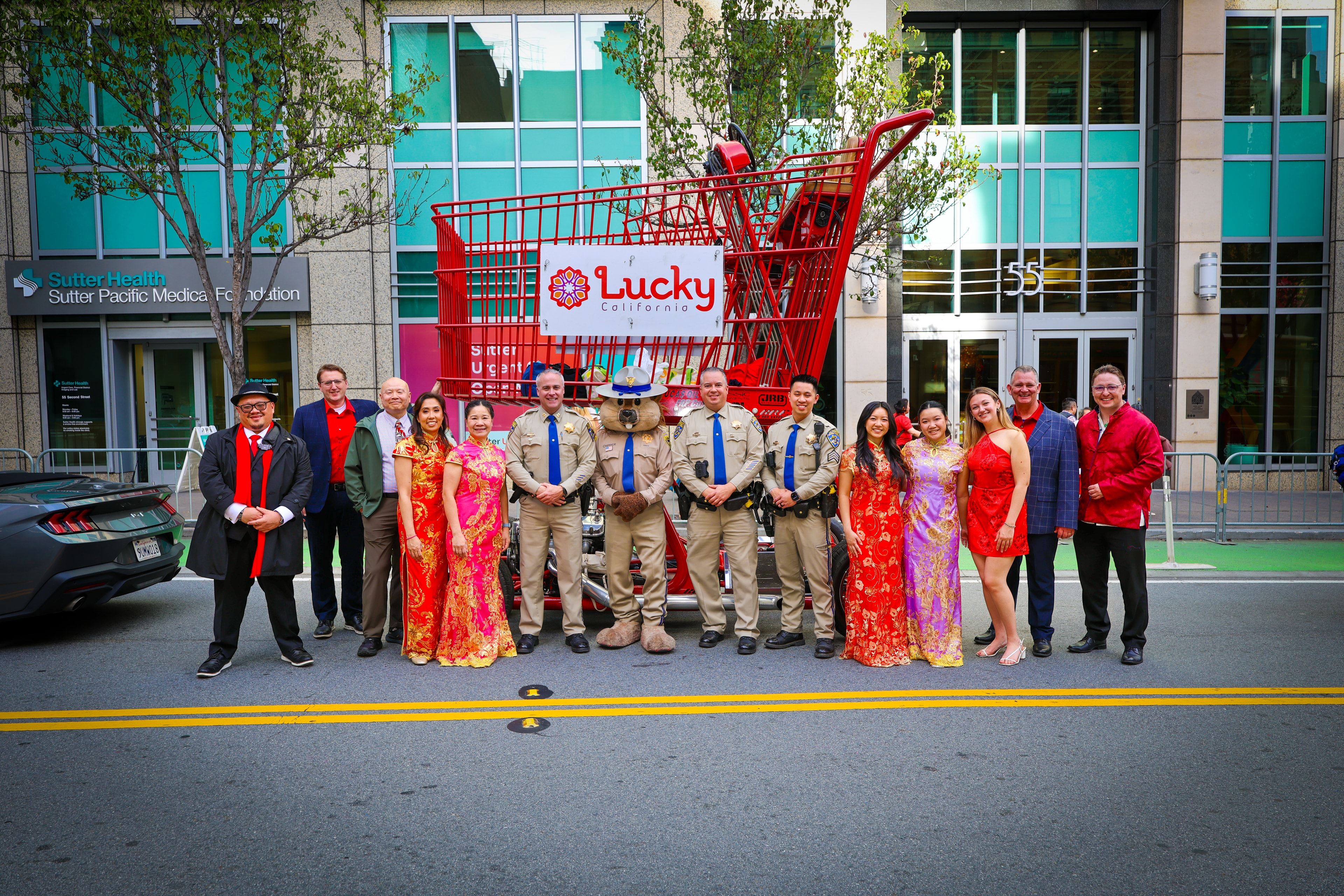 Lucky California Shopping Cart Group